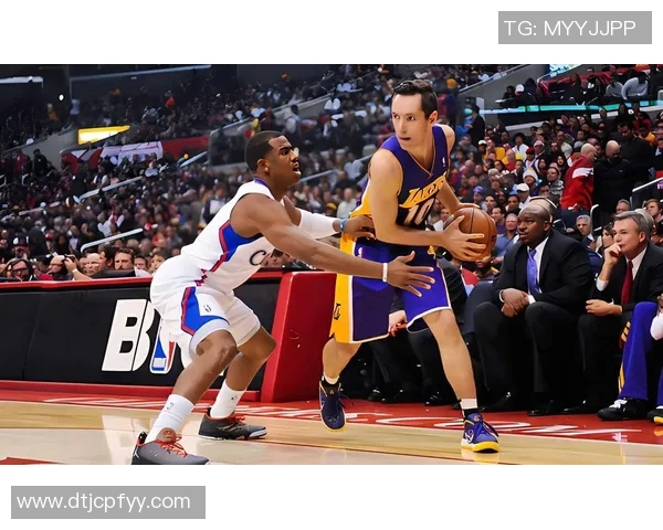 探索ZWS篮球明星的成长之路与辉煌成就背后的故事与启示